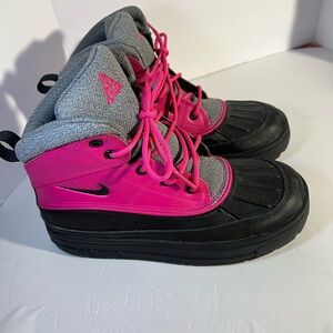 Nike ACG Kids Size 3 Youth Like New